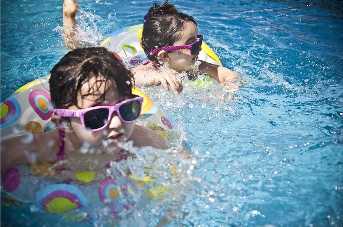 ayudas verano piscina niños
