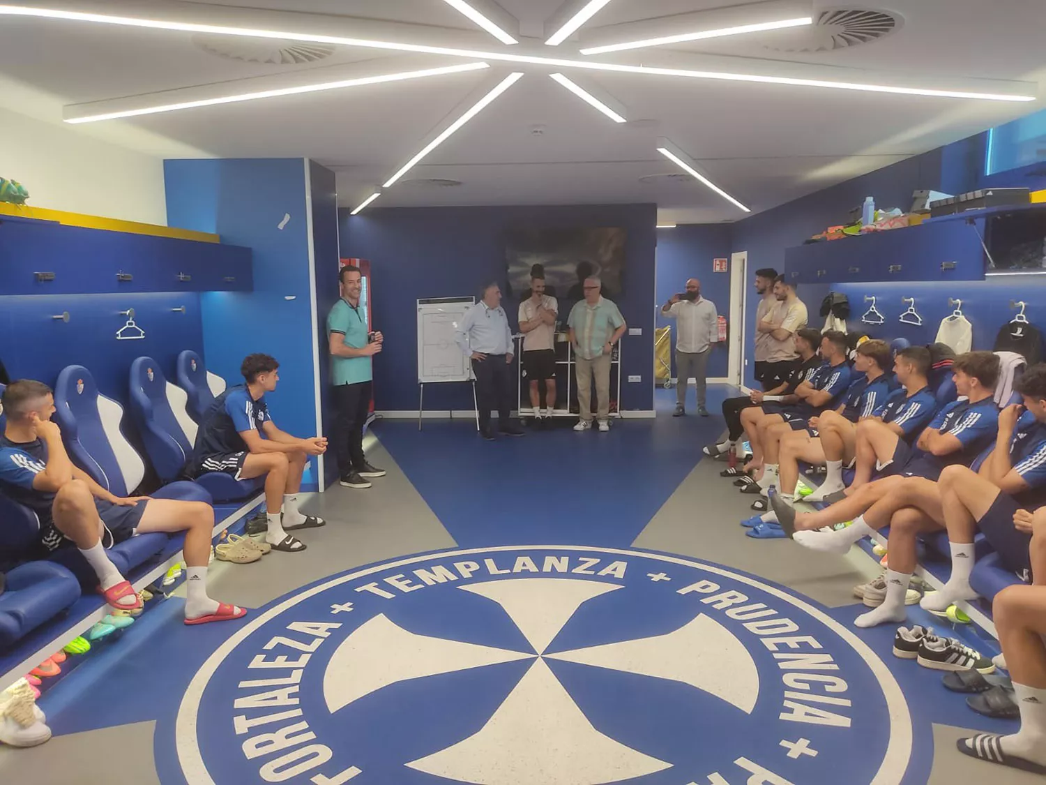 El humor de Leo Harlem anima a la Ponferradina de cara al partido de vuelta del playoff contra el Córdoba 3 El humor de Leo Harlem anima a la Ponferradina de cara al partido de vuelta del playoff contra el Córdoba 3