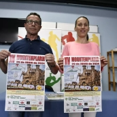 La concejal de Deportes, Eva González, acompañada del organizador de la competición, Carlos Souto, han sido los encargados de presentar este lunes la XV edición de la Mountemplaria