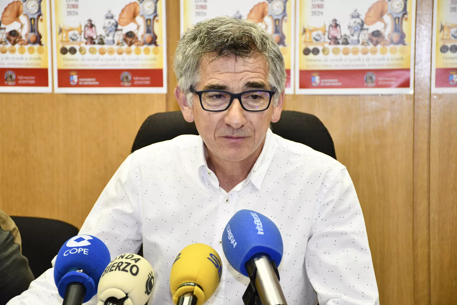 Feria de antigüedades y coleccionismo (5) Feria de antigüedades y coleccionismo (5)