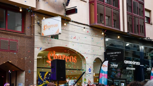 Fiesta 'Flower Power' (16) Fiesta 'Flower Power' (16)