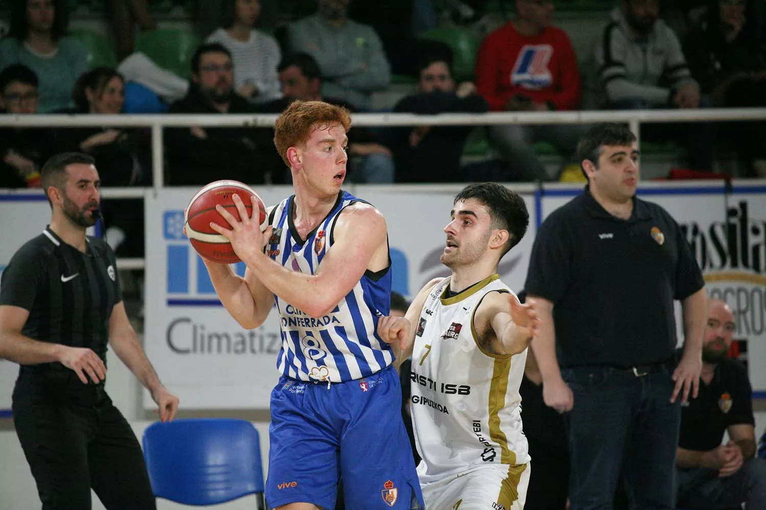 Adrià Moncanut renueva con el Baloncesto Clínica Ponferrada Adrià Moncanut renueva con el Baloncesto Clínica Ponferrada