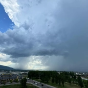 Tormenta en Ponferrada (InfoBierzo). El granizo puede marcar el tiempo en las próximas horas en El Bierzo