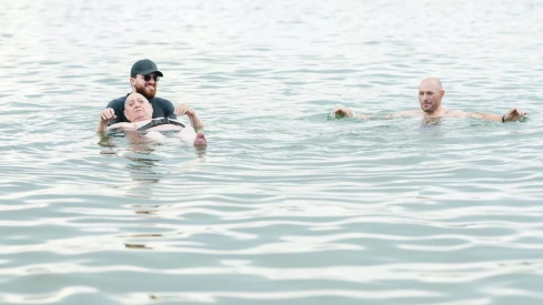 Residentes de Campolar de Bembibre van a la playa (12) Residentes de Campolar de Bembibre van a la playa (12)