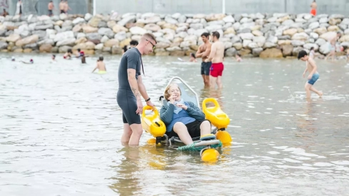 Residentes de Campolar de Bembibre van a la playa (19) Residentes de Campolar de Bembibre van a la playa (19)