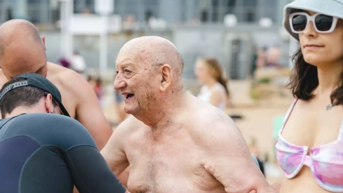 Residentes de Campolar de Bembibre van a la playa (29) Residentes de Campolar de Bembibre van a la playa (29)