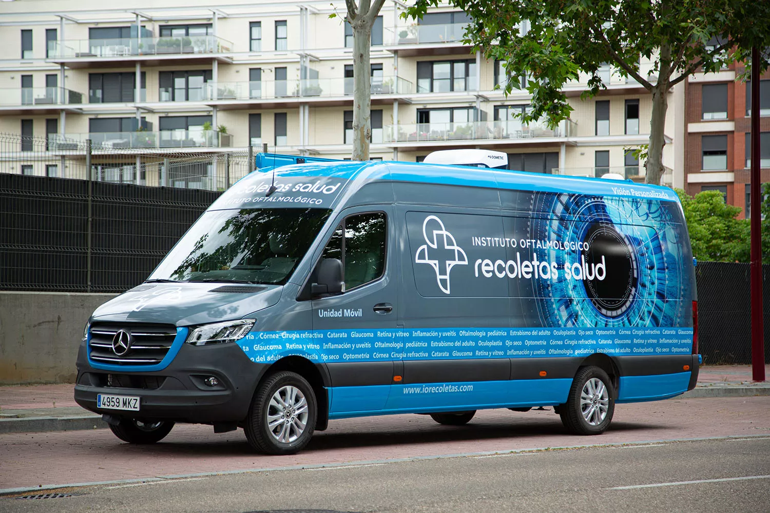 Unidad móvil Instituto Oftalmológico de Recoletas