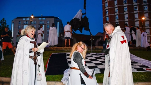 Imposición de la capa al caballero templario (30)