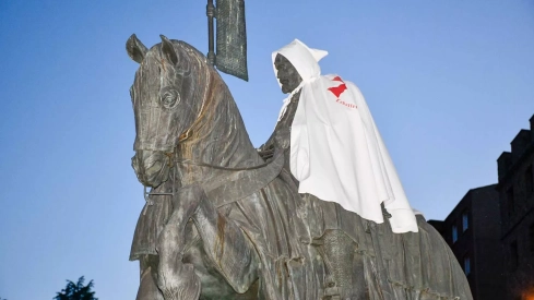 Imposición de la capa al caballero templario (24)