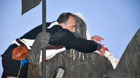 Imposición de la capa al caballero templario (21)