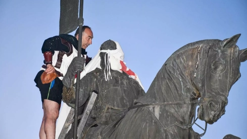 Imposición de la capa al caballero templario (19)