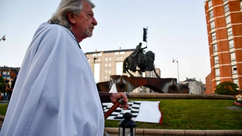 Imposición de la capa al caballero templario (9)