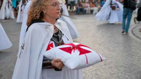 Imposición de la capa al caballero templario (8)