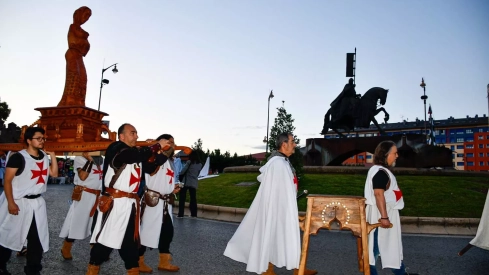 Imposición de la capa al caballero templario (6)