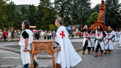 Imposición de la capa al caballero templario (5)