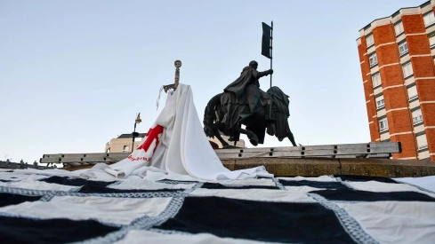 Imposición de la capa al caballero templario (2)