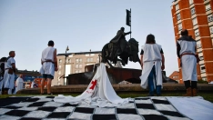 Imposición de la capa al caballero templario Imposición de la capa al caballero templario
