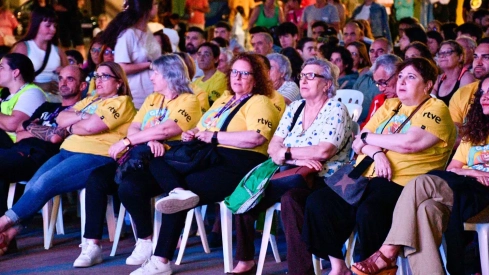 Bembibre disfruta del estreno del Gran Prix viendo el programa en pantalla gigante  (6)