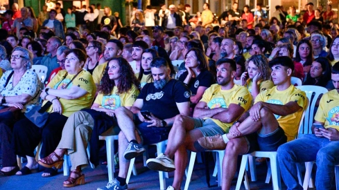 Bembibre disfruta del estreno del Gran Prix viendo el programa en pantalla gigante  (5)