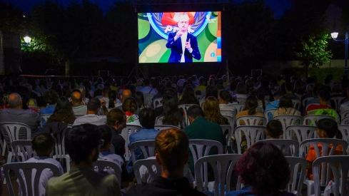 Bembibre disfruta del estreno del Gran Prix viendo el programa en pantalla gigante  (3)