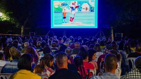 Bembibre disfruta del estreno del Gran Prix viendo el programa en pantalla gigante  (2)
