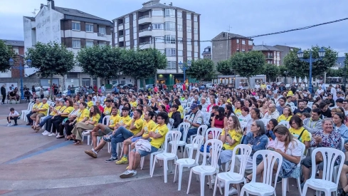 Bembibre disfruta del estreno del Gran Prix viendo el programa en pantalla gigante  (18)