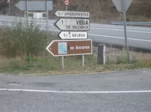 Cartel hacia Ambasmestas y Vega Cartel hacia Ambasmestas y Vega