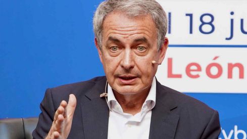 La Audiencia Nacional imputa a Zapatero en el 'caso Plus Ultra'