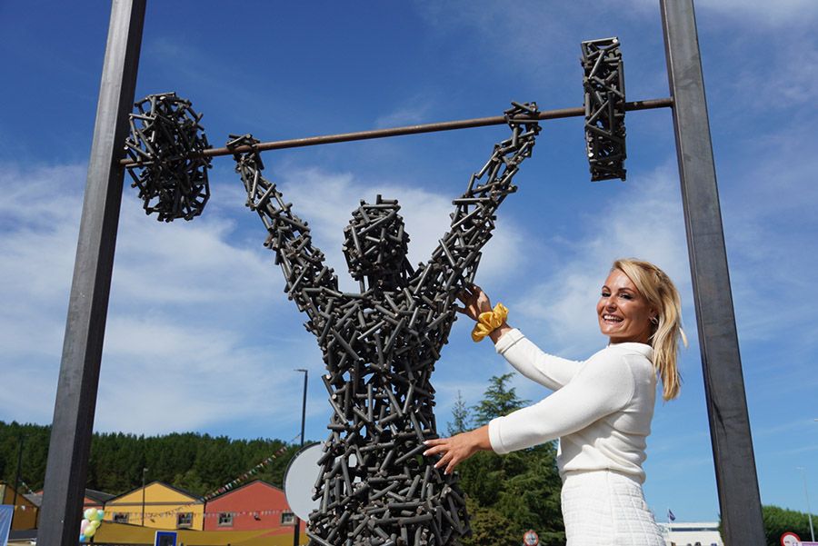 estatua lydia valentin (40) estatua lydia valentin (40)