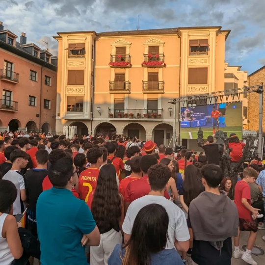 Ponferrada vive la final de la Eurocopa Ponferrada vive la final de la Eurocopa