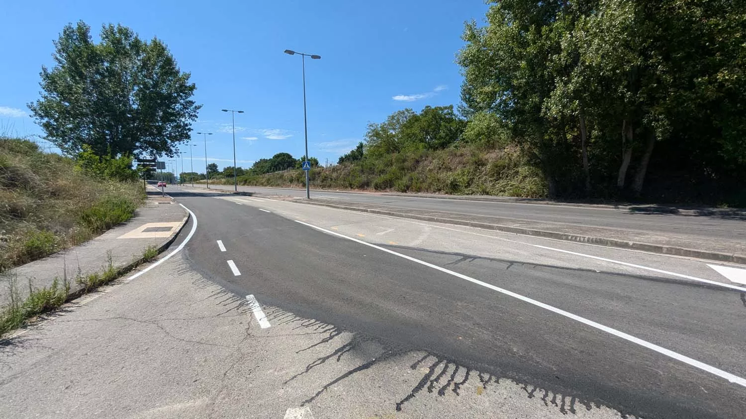 Reabren al tráfico un carril de la Avenida de Milán de Ponferrada tras dos años en obras (6) Reabren al tráfico un carril de la Avenida de Milán de Ponferrada tras dos años en obras (6)