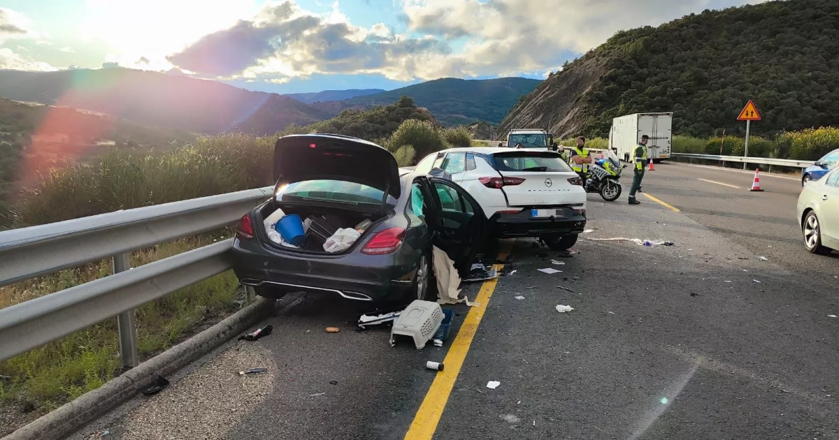 El accidente en la A-6 en Torre del Bierzo deja cuatro heridos en un ...