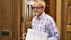 Luis Antonio Moreno Rodríguez, concejal de Hacienda del Ayto de Ponferrada, para dar cuenta de los acuerdos de la comisión de Hacienda Luis Antonio Moreno Rodríguez, concejal de Hacienda del Ayto de Ponferrada, para dar cuenta de los acuerdos de la comisión de Hacienda