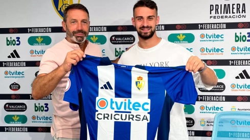 Presentación de José Luis Cortés como nuevo jugador de la SD Ponferradina