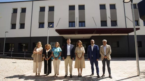 Junta y universidades públicas trabajaran desde septiembre en la nueva planificación de los estudios que incluirá la investigación