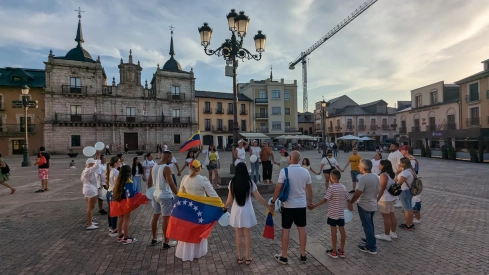 La comunidad venezolana se concentra en Ponferrada en apoyo a Edmundo González en las elecciones La comunidad venezolana se concentra en Ponferrada en apoyo a Edmundo González en las elecciones