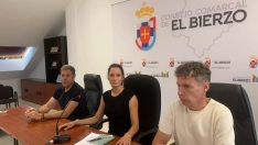 Iván Alonso junto a Alicia García y Mario Rivas 1 El proyecto del Ponfeblino contará con la cesión de tres vagones de la Generalitat Catalana para las obras y mantenimiento Iván Alonso junto a Alicia García y Mario Rivas 1 El proyecto del Ponfeblino contará con la cesión de tres vagones de la Generalitat Catalana para las obras y mantenimiento