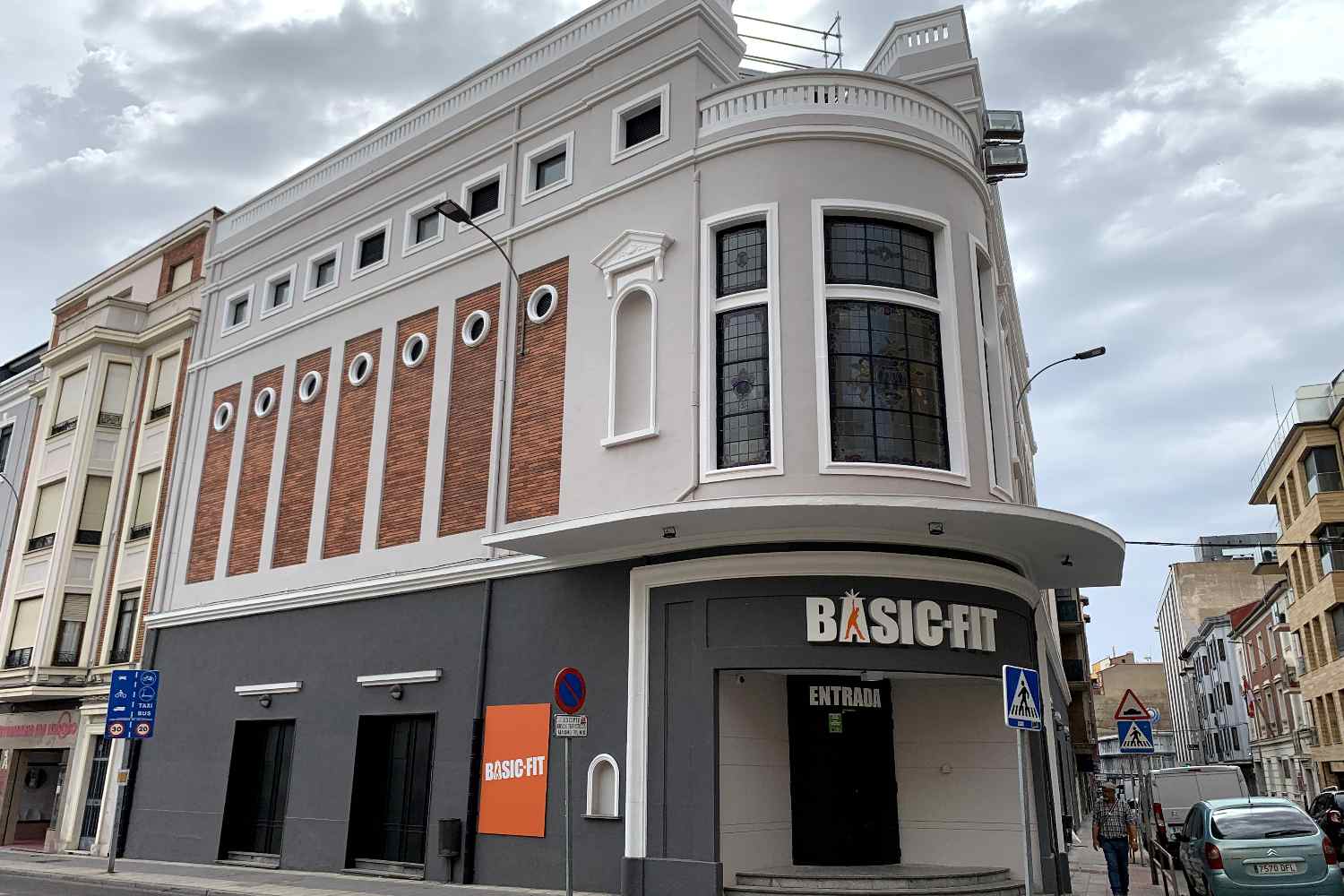 El teatro Trianón de León ya luce su nueva vida, Basic Fit abrirá su tercer gimnasio en la capital