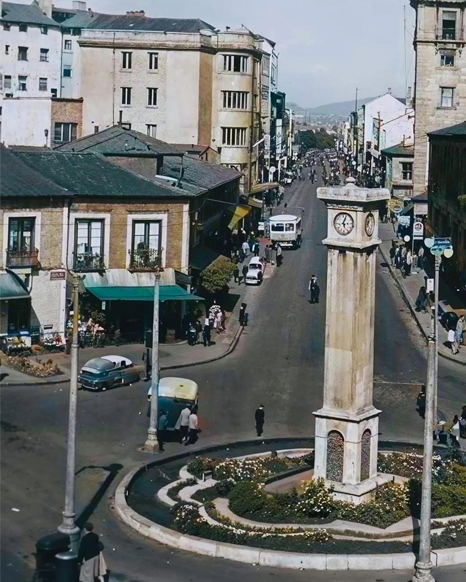 El pasado de Ponferrada 'cobra' color gracias a la Inteligencia Artificial El pasado de Ponferrada 'cobra' color gracias a la Inteligencia Artificial