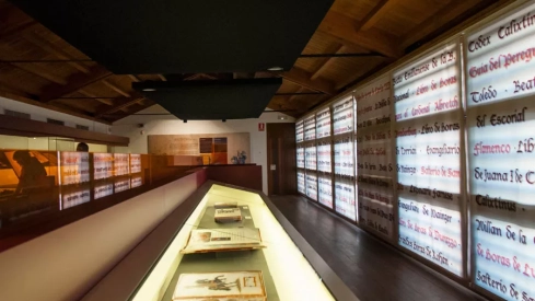 El Castillo de Ponferrada acoge una exposición de literatura sobre el poder curativo y farmacológico de la naturaleza