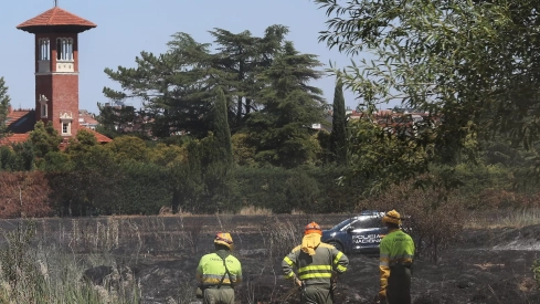 Hallan el cadáver de un hombre de 79 años entre los restos del incendio en una tierra de cultivo en Palencia Hallan el cadáver de un hombre de 79 años entre los restos del incendio en una tierra de cultivo en Palencia