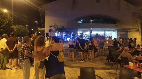 Mercado de Verano Nocturno (4) Mercado de Verano Nocturno (4)