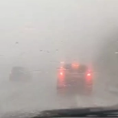 Imagen de la fuerte granizada en la A-6 a la altura del Manzanal provoca problemas de circulación