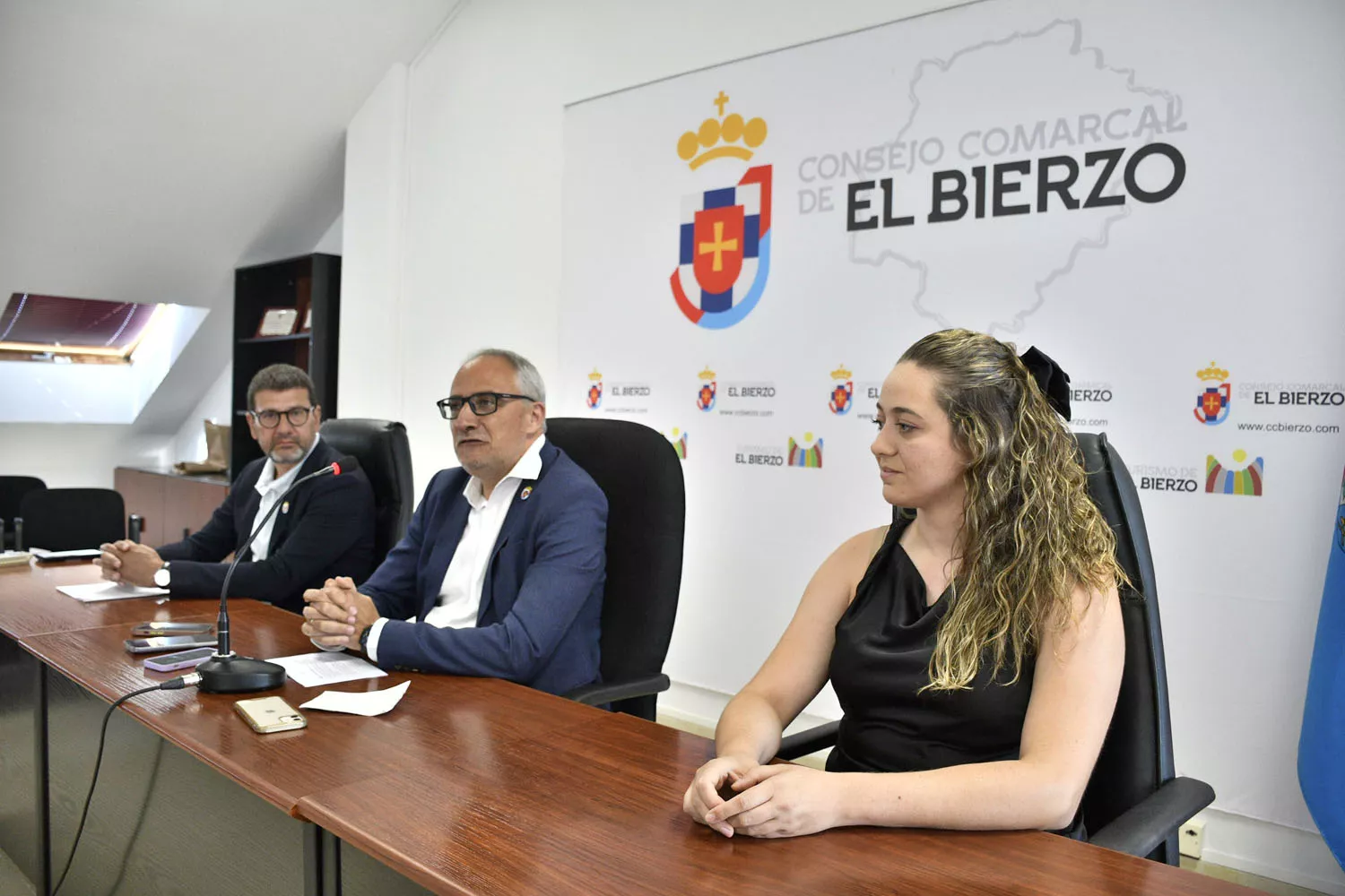 Entrega de diploma a Nerea González (6) Entrega de diploma a Nerea González (6)