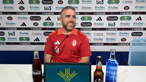 Javi Rey en sala de prensa de la Ponferradina