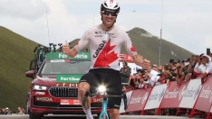 Llegada de la décimo tercera etapa de la Vuelta Ciclista a España al Puerto de Ancares 