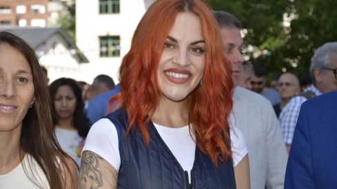 La astronauta e investigadora contra el cáncer leonesa, Sara García, recibe el premio de la revista ELLE a la Investigación 