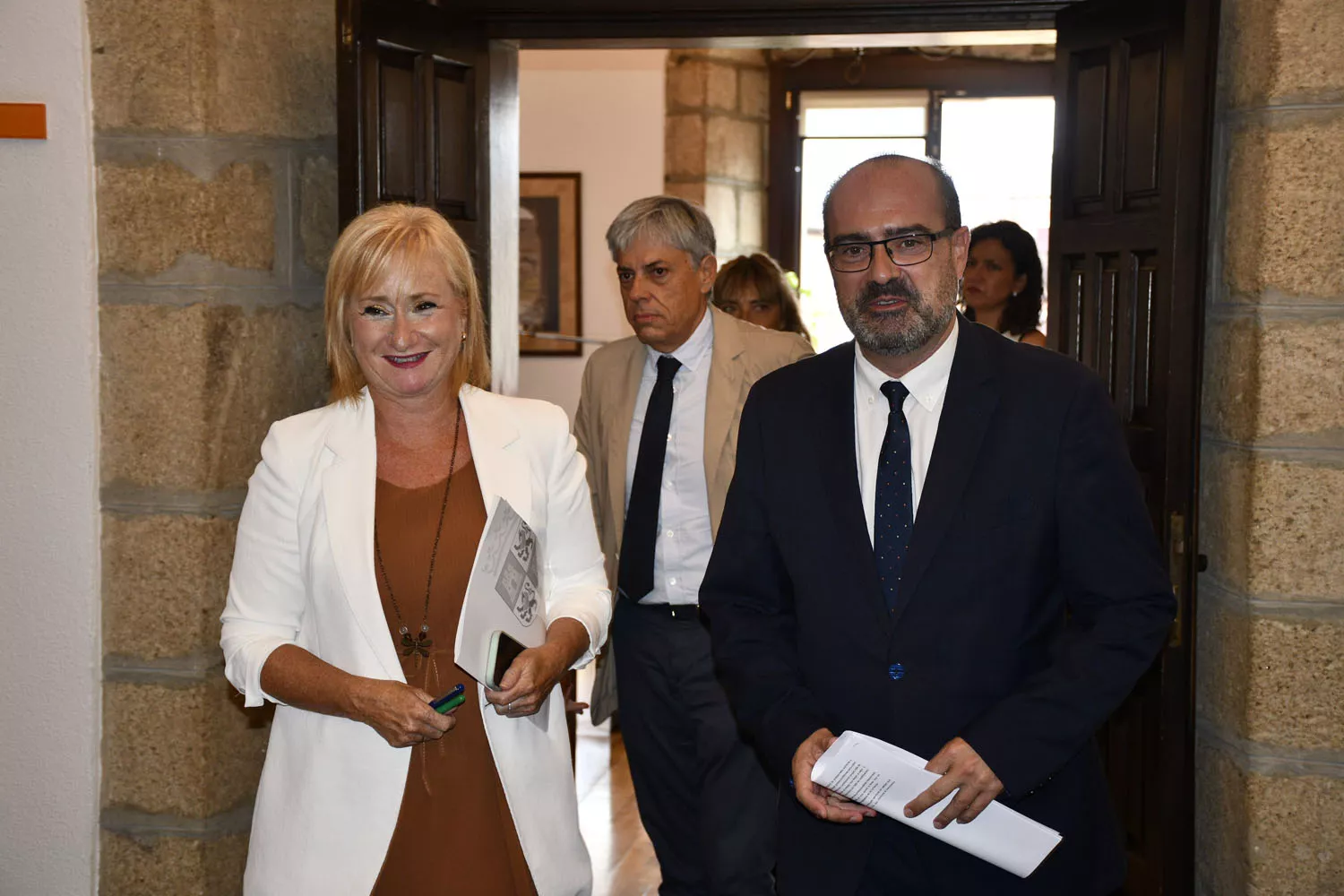 Reunión con la consejara industrial sobre los programas mixtos de formación y empleo. Reunión con la consejara industrial sobre los programas mixtos de formación y empleo.