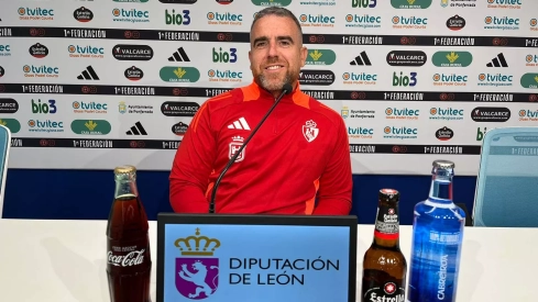 Javi Rey en la rueda de prensa previa al encuentro contra Unionistas