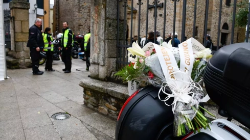 Álbum de fotos de la ofrenda floral motera de las Fiestas de la Encina de Ponferrada